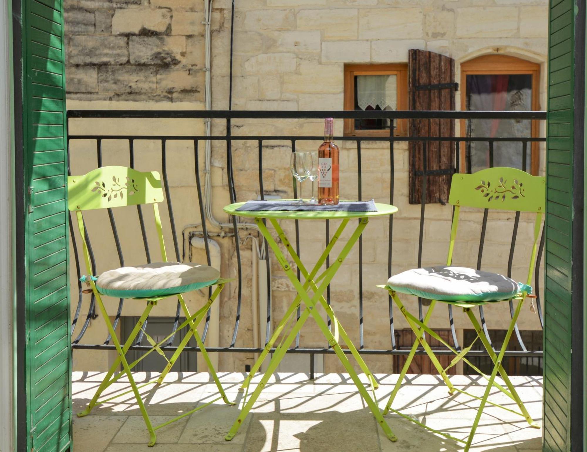 Maison Le Petit Balcon Beaucaire Beaucaire  Bagian luar foto